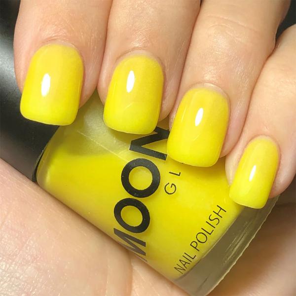 Moon Glow Sjlvlysande Nagellack Gul