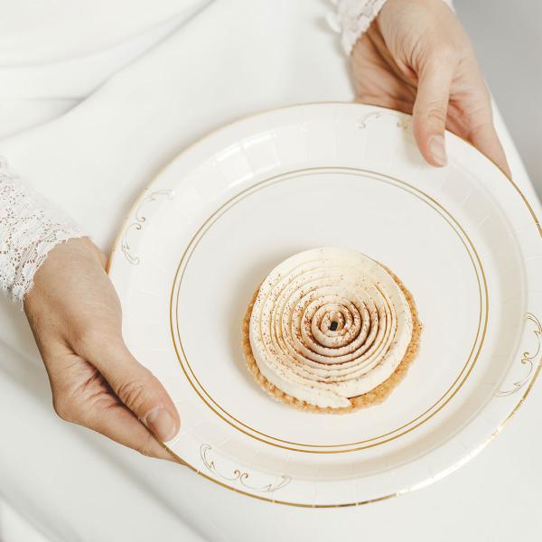 Papperstallrikar Ornament Guld/Vit 23 cm 6-pack