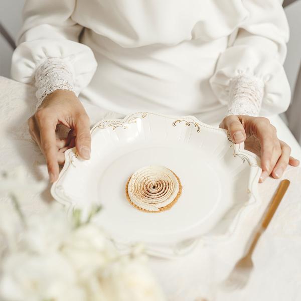 Papperstallrikar Ornament Guld/Vit 26 cm 6-pack