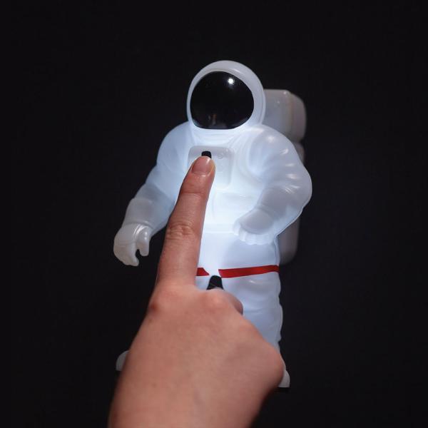 Nattlampa Astronaut