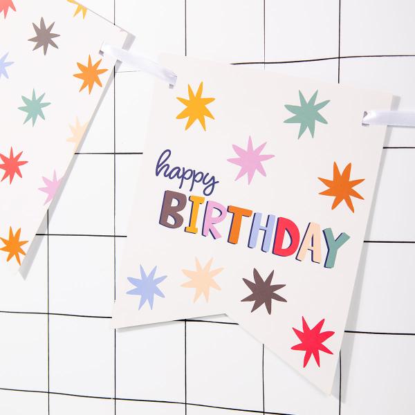 Happy Birthday Flaggirlang med Stjärnor