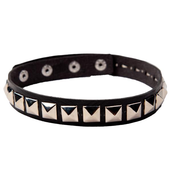 Chokerhalsband med Pyramidnitar