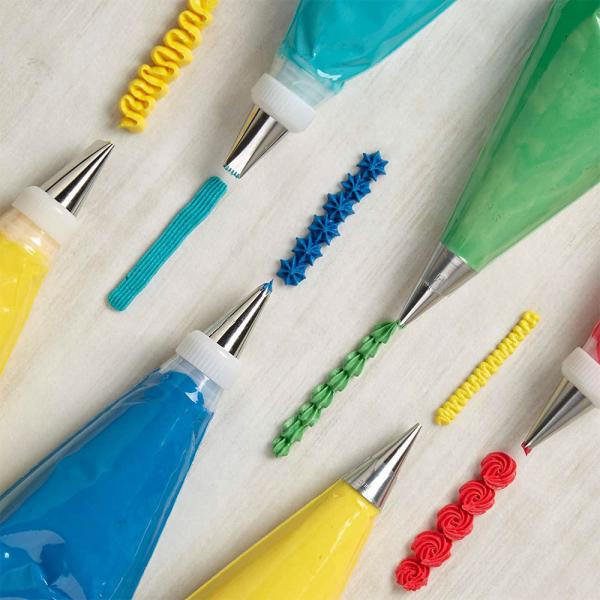 Wilton Deluxe Decorating Set