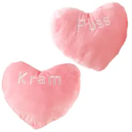 Rosa Hj&auml;rtkudde med Text 29 cm