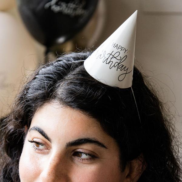 Partyhattar Happy Birthday Svart/Krämvit 6-pack