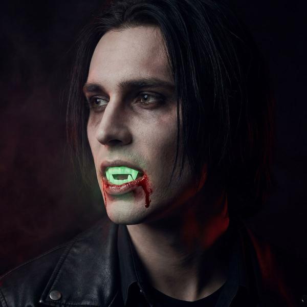 Självlysande Vampyrtänder