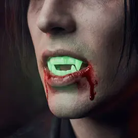 Sj&auml;lvlysande Vampyrt&auml;nder