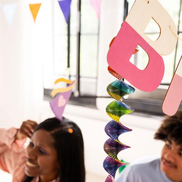 Bokstavsgirlang Happy Birthday i Trä 4 m