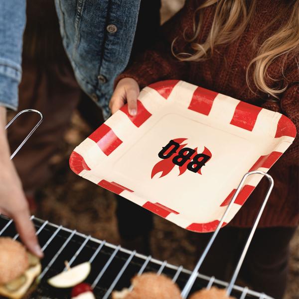 Kvadratiska Papperstallrikar BBQ 6-pack
