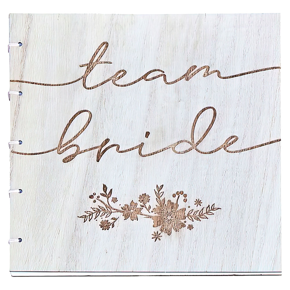 Läs mer om Team Bride Gästbok Trä