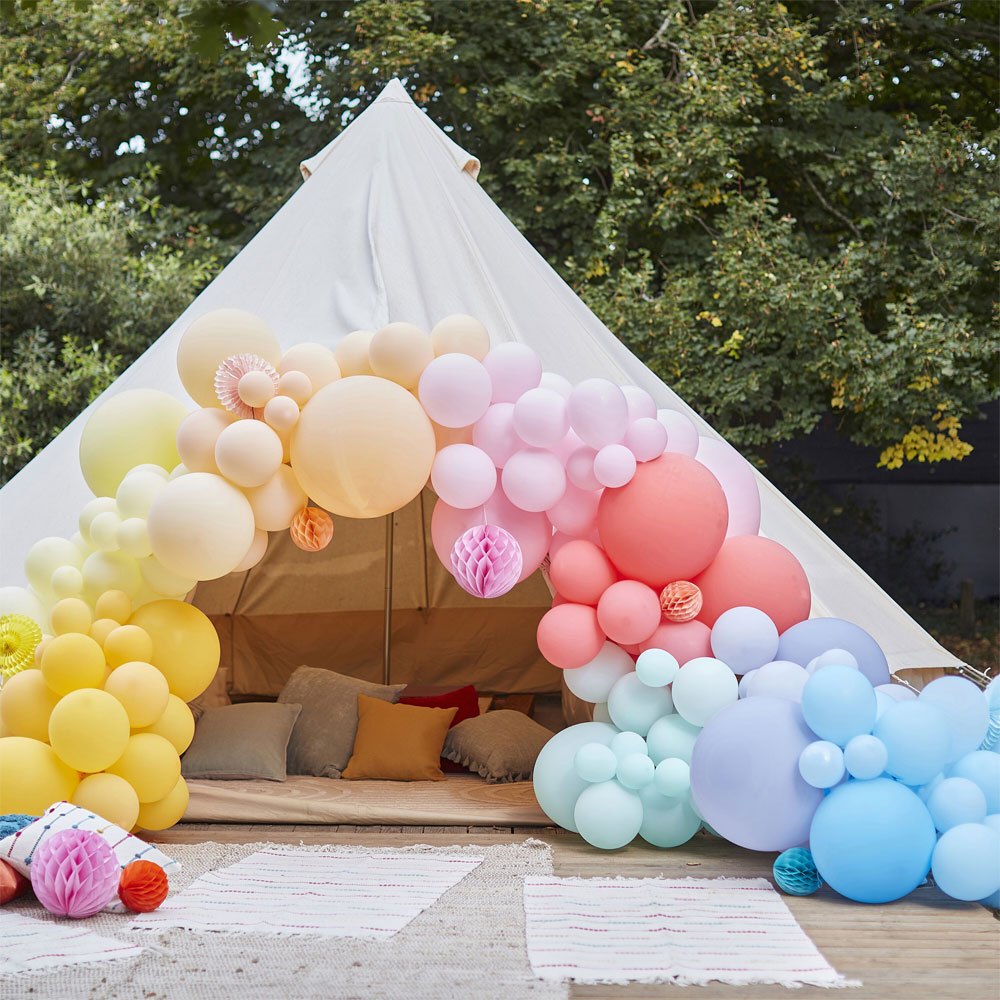 Läs mer om Ballongbåge med Dekorationer Luxe Bright