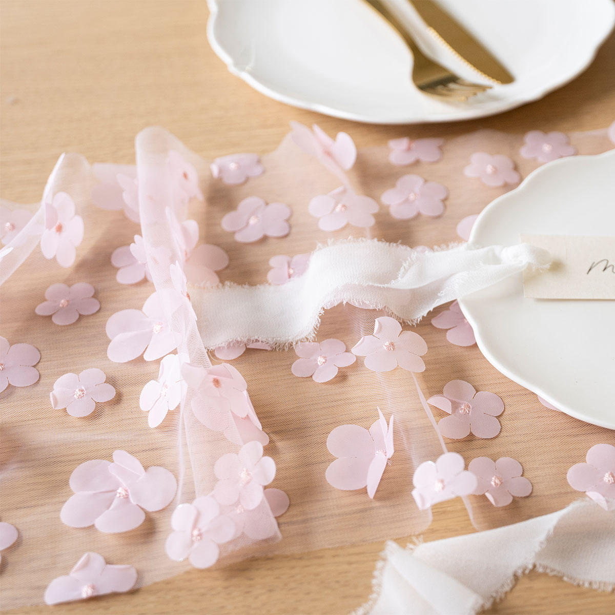 Bordslöpare Blommor Ljusrosa | Kalasteman - Baby Shower - Baby Shower Dukning | Maskeradspecialisten